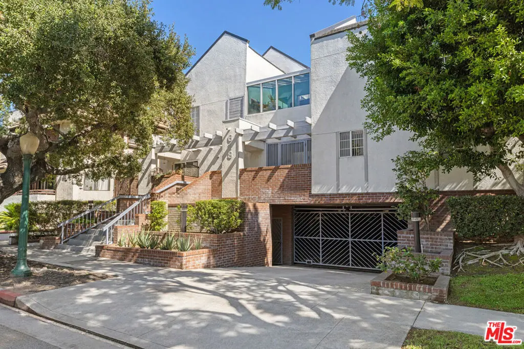 Condominium for sale at 618 N Howard Street 221, Glendale, CA featuring 1 bed and 1 bath