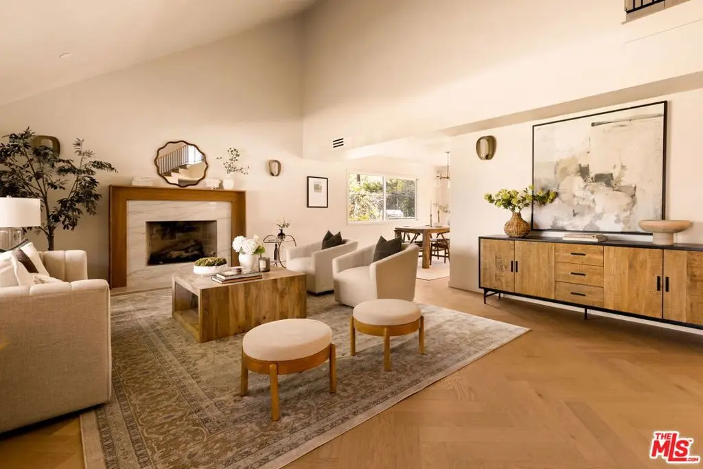 Single Family Residence for sale at 22460 Cairnloch Street, Calabasas, CA featuring 5 beds and 3 baths