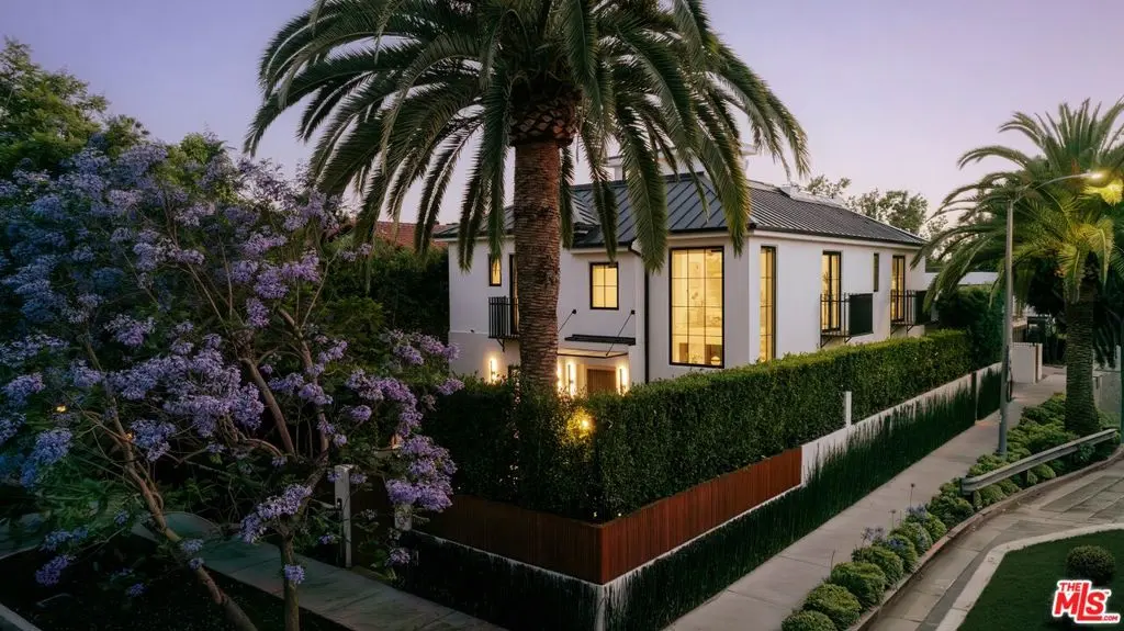 Single Family Residence for sale at 469 N Sweetzer Avenue, Los Angeles, CA featuring 6 beds and 7 baths