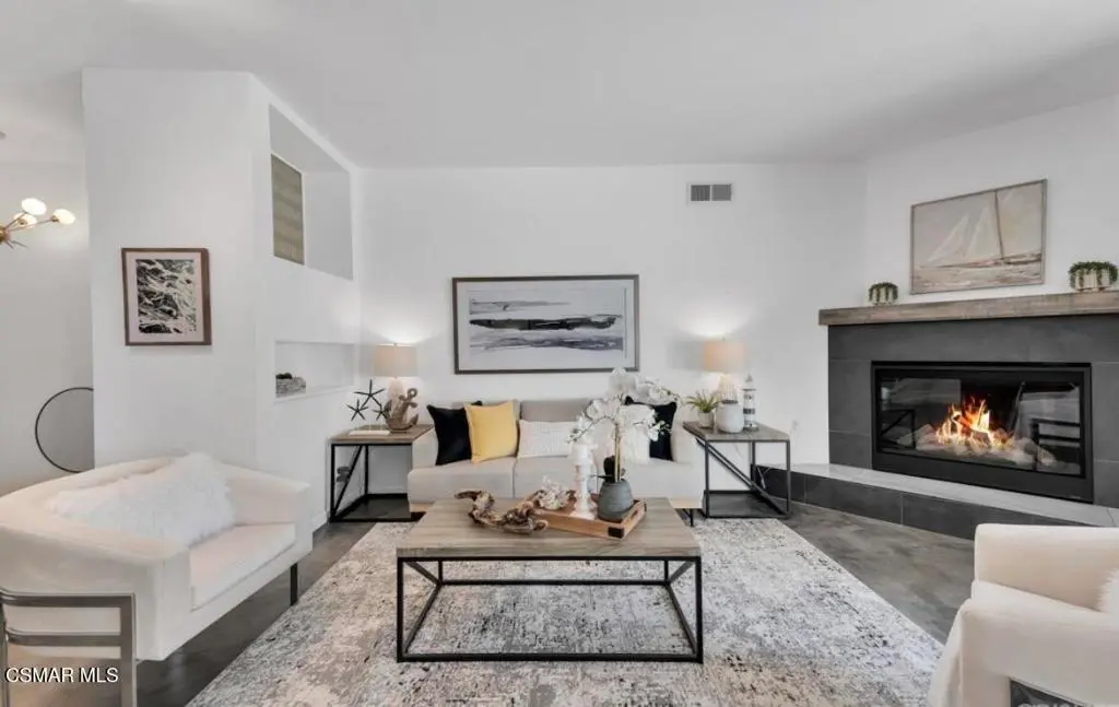 Townhouse for rent at 139 Courtyard Drive, Port Hueneme, CA featuring 3 beds and 2 baths