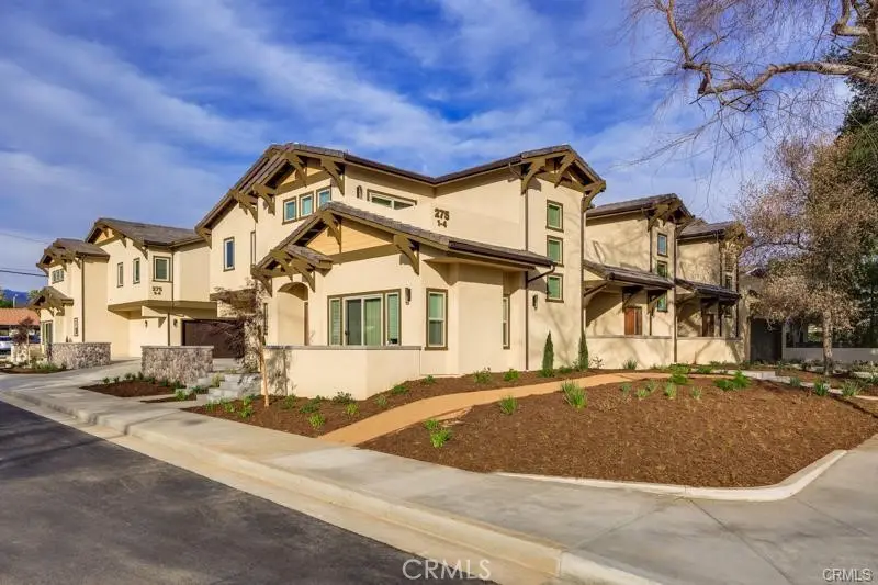 Condominium for rent at 275 W Center 4, Covina, CA featuring 3 beds and 3 baths
