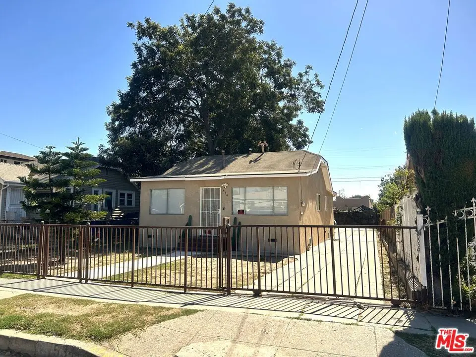 Single Family Residence for sale at 534 W Colden Avenue, Los Angeles, CA featuring 3 beds and 1 bath