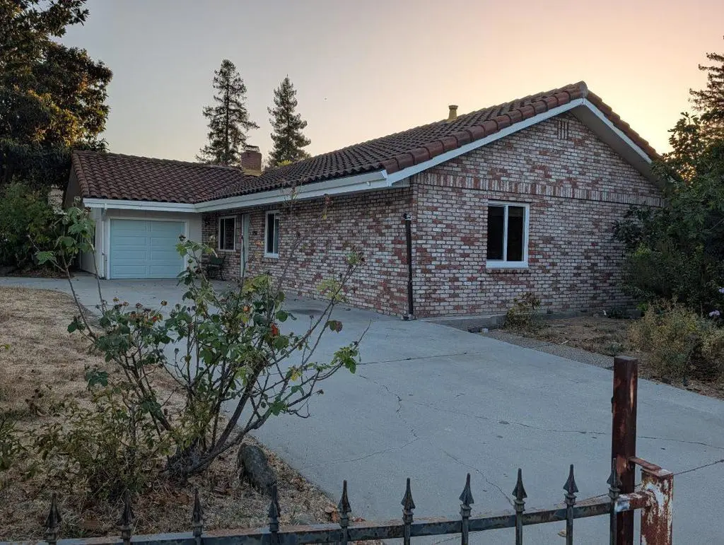 Single Family Residence for sale at 290 N Rengstorff Avenue, Mountain View, CA featuring 3 beds and 2 baths