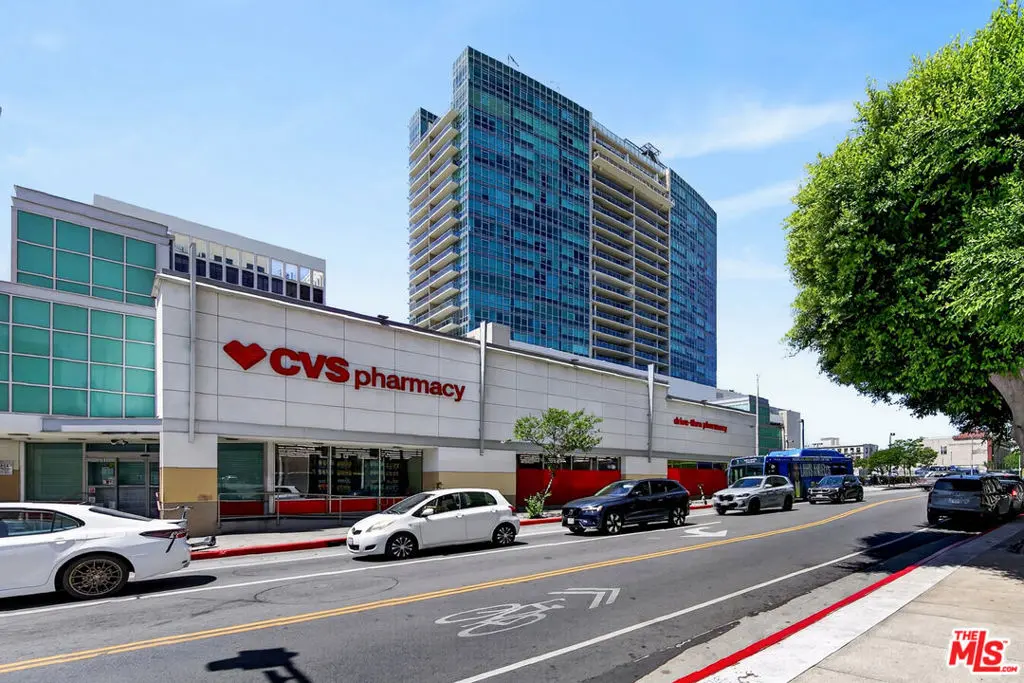 Condominium for sale at 3785 Wilshire Boulevard 703, Los Angeles, CA featuring 2 beds and 2 baths