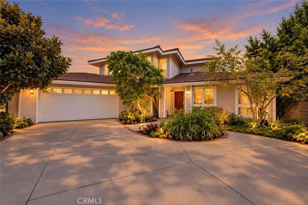 Single Family Residence for sale at 1038 La Presa, Pasadena, CA featuring 3 beds and 3 baths