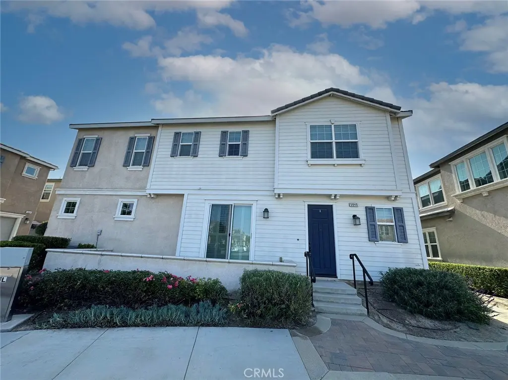 Single Family Residence for rent at 5846 Ginger Dr, Eastvale, CA featuring 3 beds and 3 baths