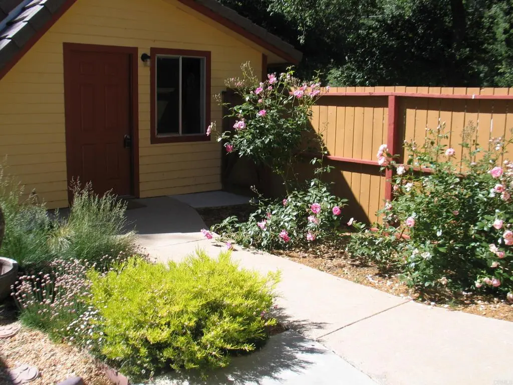 Residential Lease for rent at 3295 Dolores Drive, Julian, San Diego County, CA featuring 1 bed and 1 bath