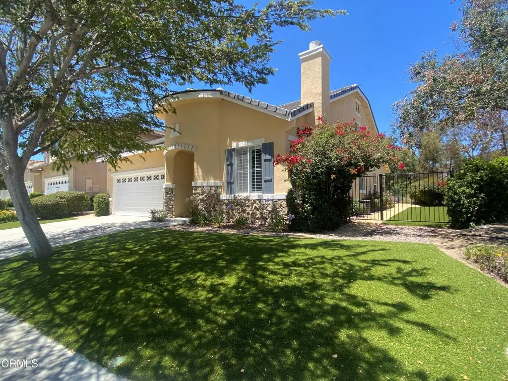 Residential Lease for rent at 4555 Calle Norte, Thousand Oaks, Ventura County, CA featuring 2 beds and 2 baths