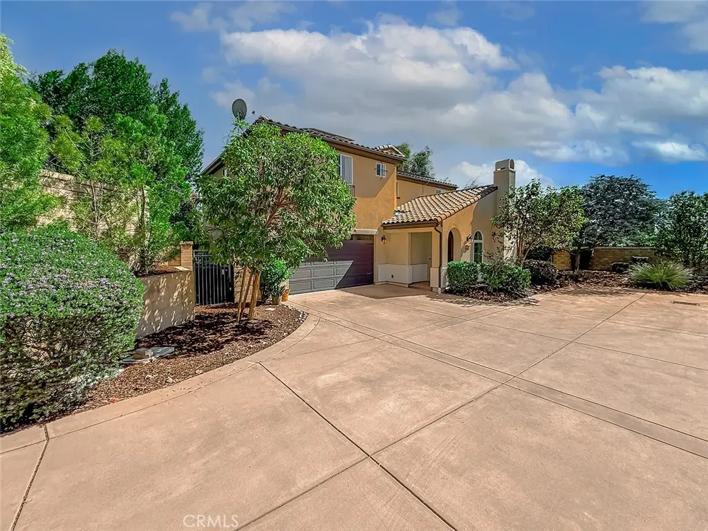 Single Family Residence for sale at 4288 Presidio, Simi Valley, CA featuring 5 beds and 5 baths