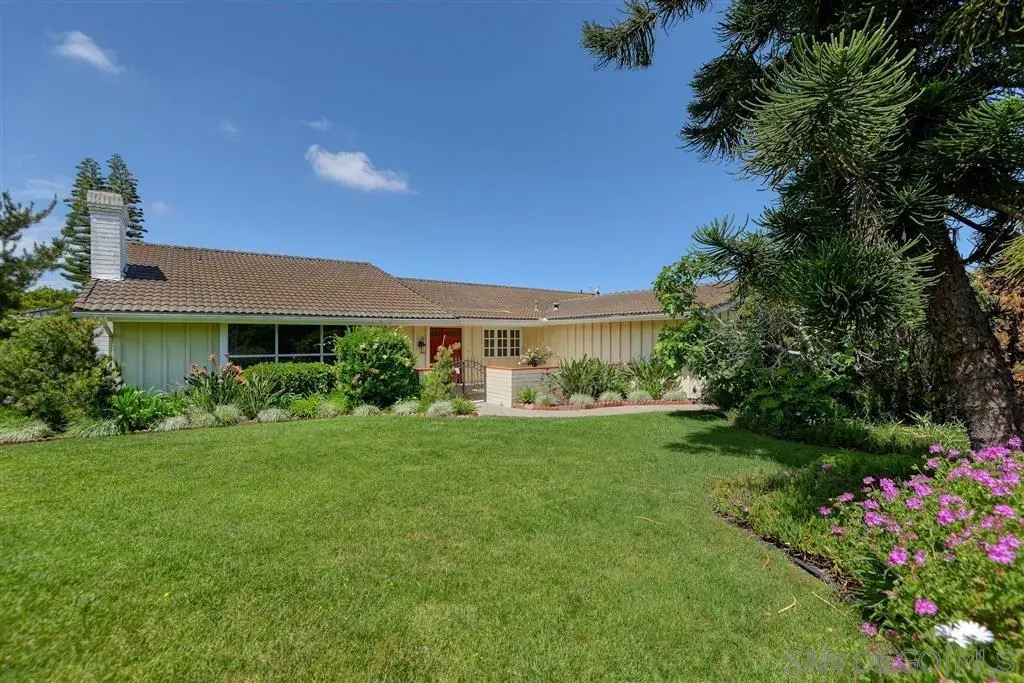 Residential Lease for rent at 2765 Inverness Ct, La Jolla, San Diego County, CA featuring 4 beds and 3 baths