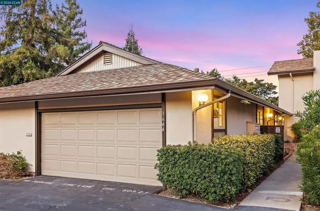 Townhouse for sale at 1644 Countrywood Ct, Walnut Creek, CA featuring 3 beds and 2 baths