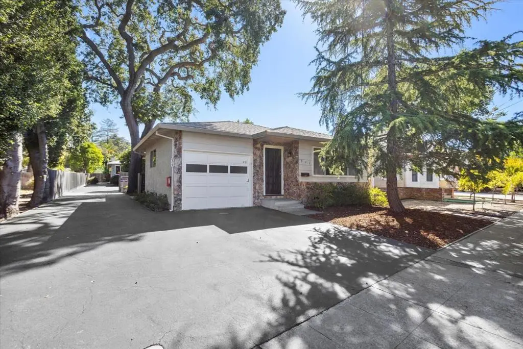 Duplex for sale at 911 Madison Avenue, Redwood City, CA