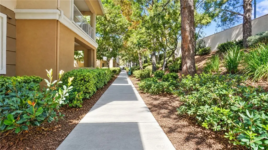 Condominium for rent at 44748 Adam, Temecula, CA featuring 2 beds and 2 baths