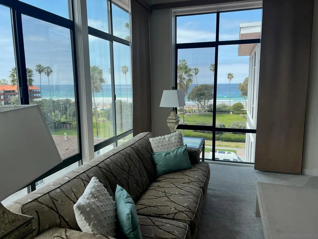 Residential Lease for rent at 8263 Camino Del Oro 473, La Jolla, San Diego County, CA featuring 2 beds and 2 baths