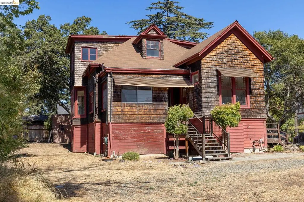 Triplex for sale at 1915 Berryman St, Berkeley, CA