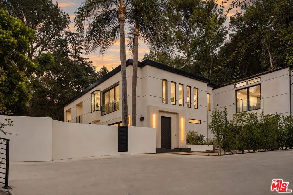 Single Family Residence for sale at 3208 Oakley Drive, Los Angeles, CA featuring 6 beds and 7 baths