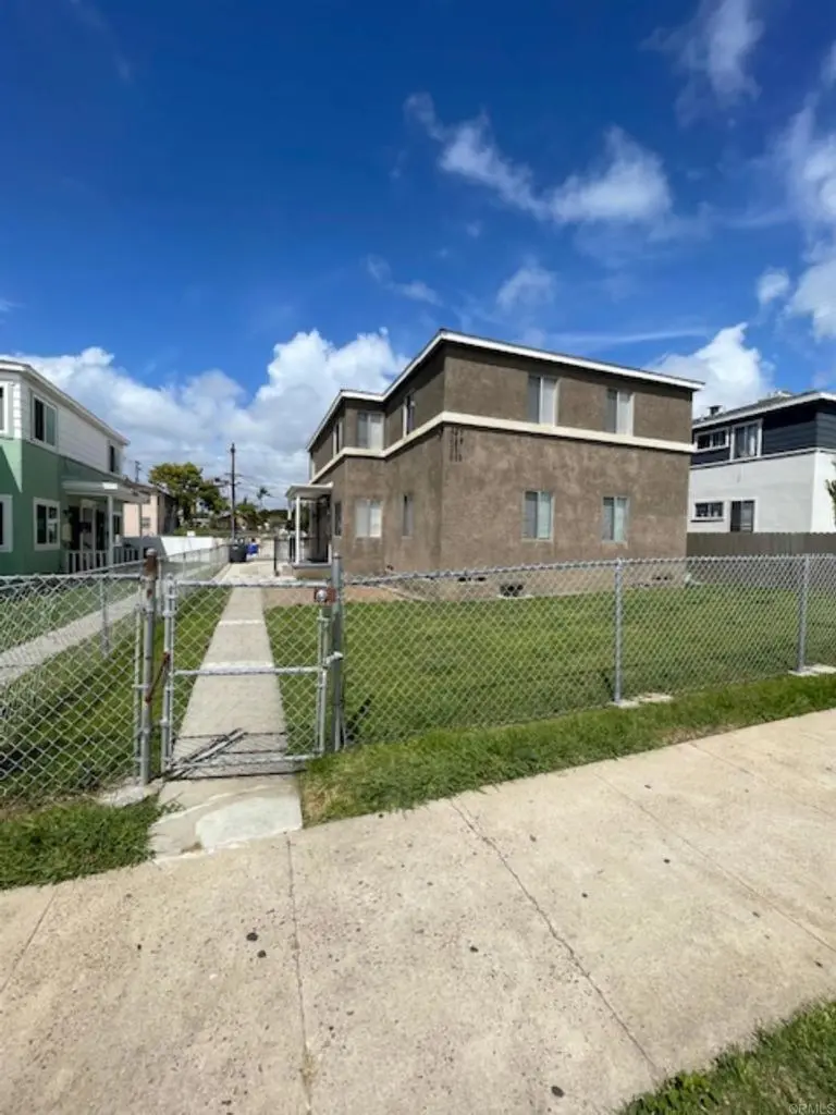 Residential Lease for rent at 331 E 5th Street, National City, CA featuring 2 beds and 1 bath