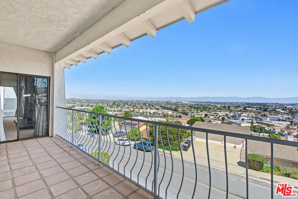 Single Family Residence for rent at 4238 Mesa Street, Torrance, CA featuring 5 beds and 4 baths