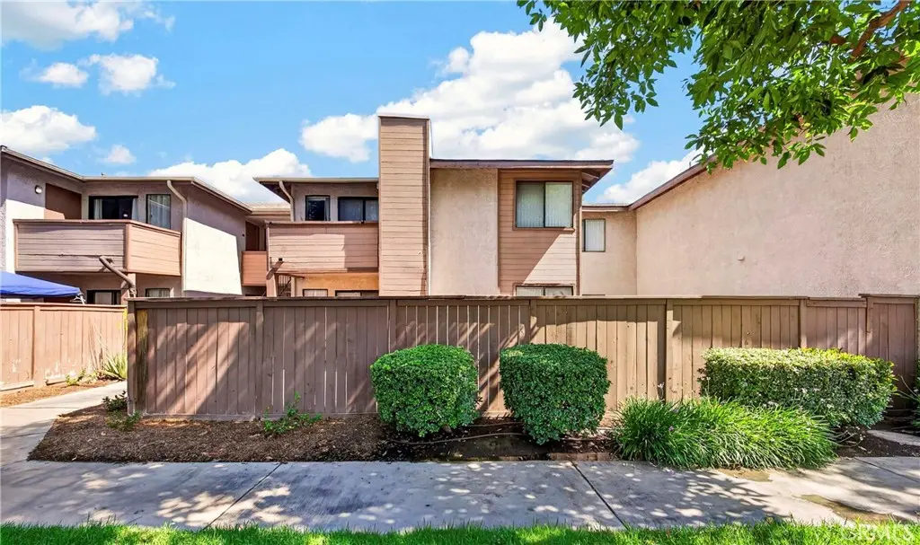 Condominium for rent at 1315 Massachusetts Avenue 103, Riverside, CA featuring 2 beds and 1 bath
