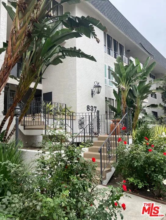 Condominium for rent at 837 N West Knoll Drive 319, West Hollywood, CA featuring 2 beds and 2 baths