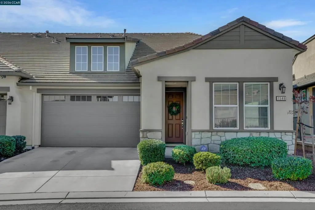 Residential for sale at 1546 Spumante Ln, Brentwood, CA featuring 2 beds and 3 baths