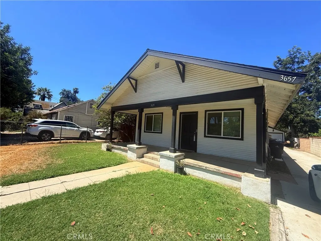 Condominium for rent at 3655 Comer Ave, Riverside, CA featuring 3 beds and 2 baths