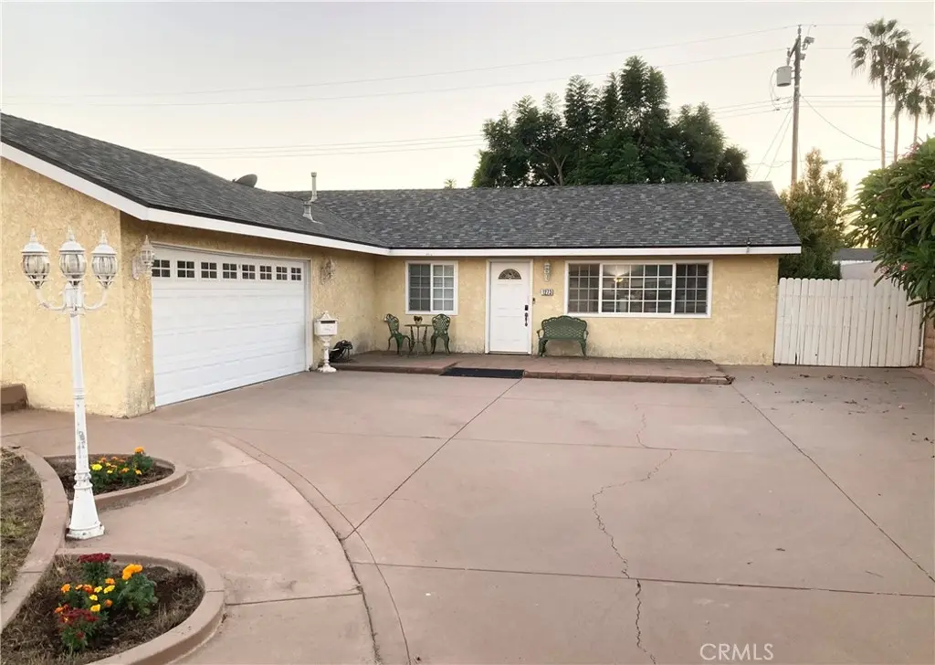 Single Family Residence for sale at 1273 Elsinor Avenue, Ventura, CA featuring 4 beds and 2 baths