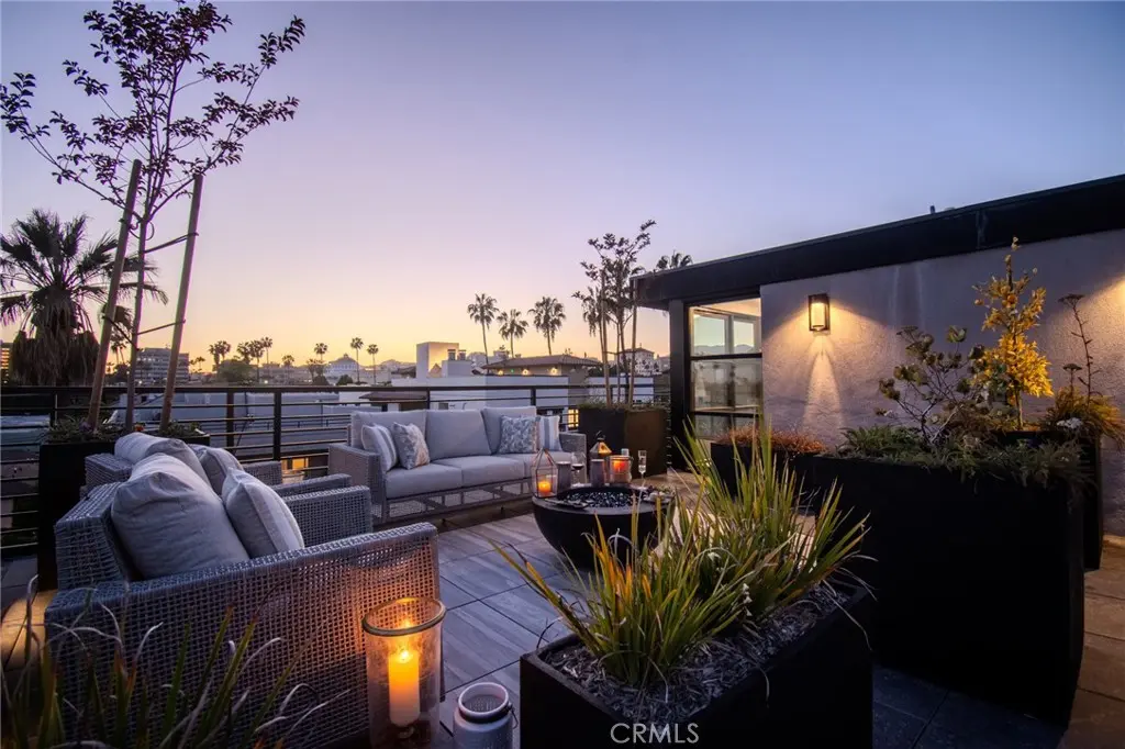 Condominium for rent at 150 Oak Knoll Ave 103, Pasadena, CA featuring 1 bed and 1 bath