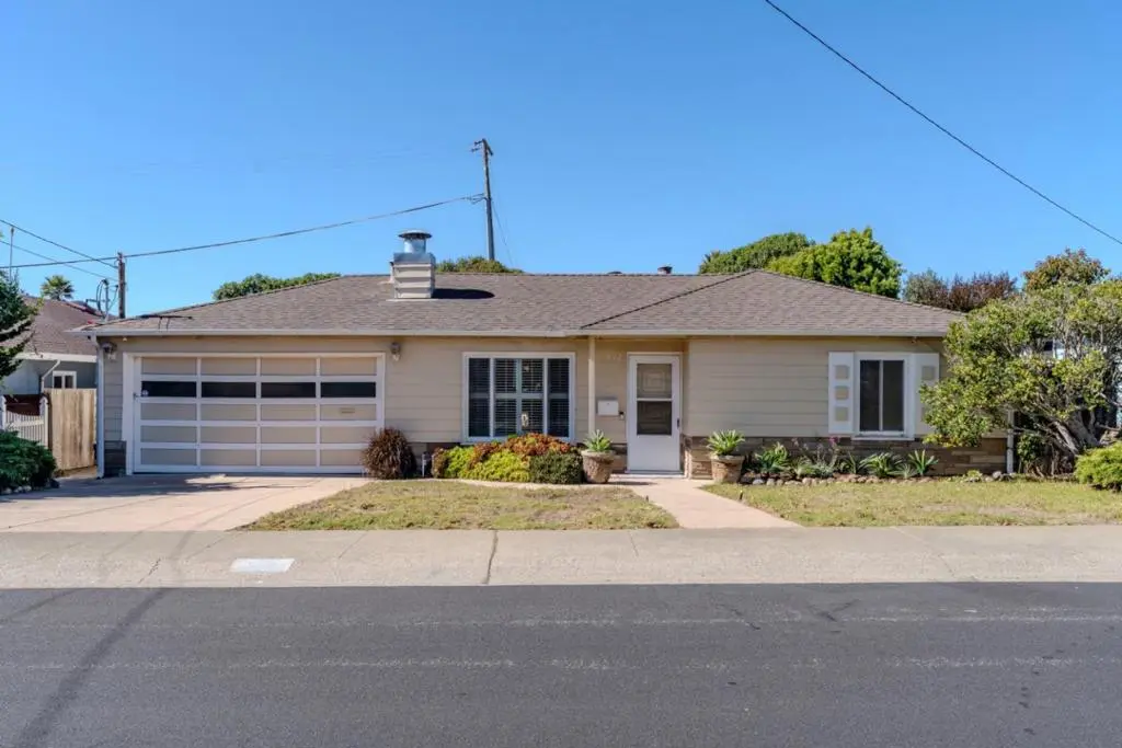 Single Family Residence for sale at 512 Edgemar, Pacifica, CA featuring 2 beds and 1 bath