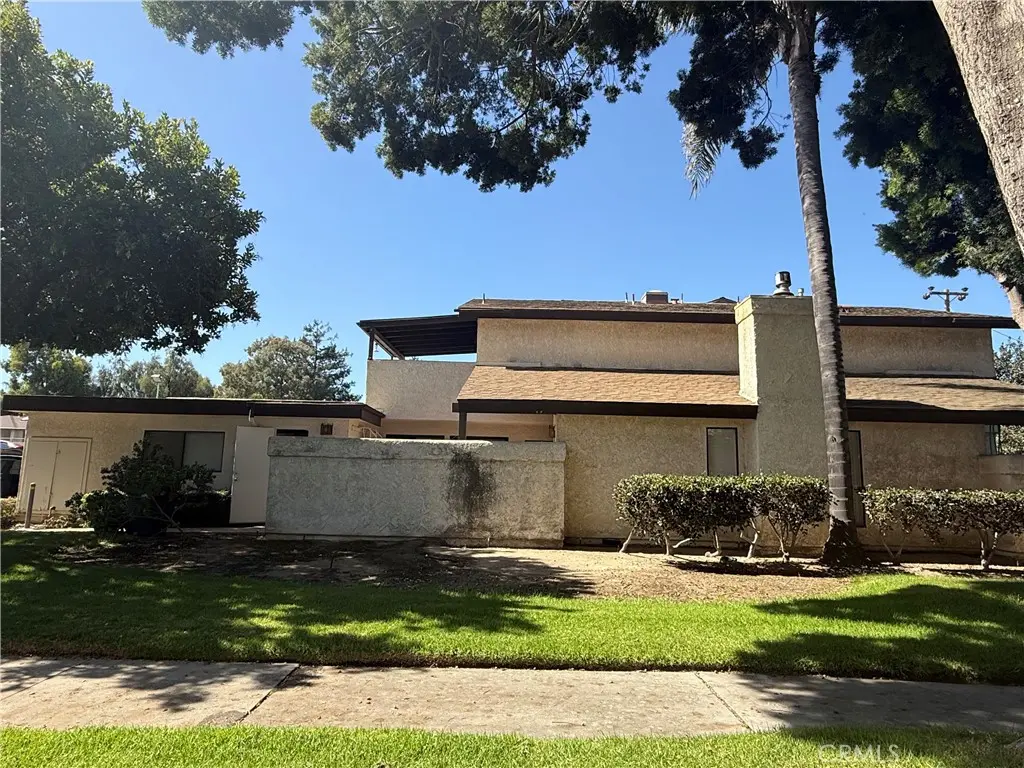 Condominium for sale at 845 Crown Court, Santa Maria, CA featuring 3 beds and 2 baths