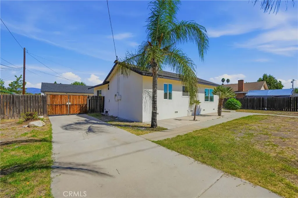 Single Family Residence for sale at 883 E Columbia Avenue, Pomona, CA featuring 2 beds and 1 bath