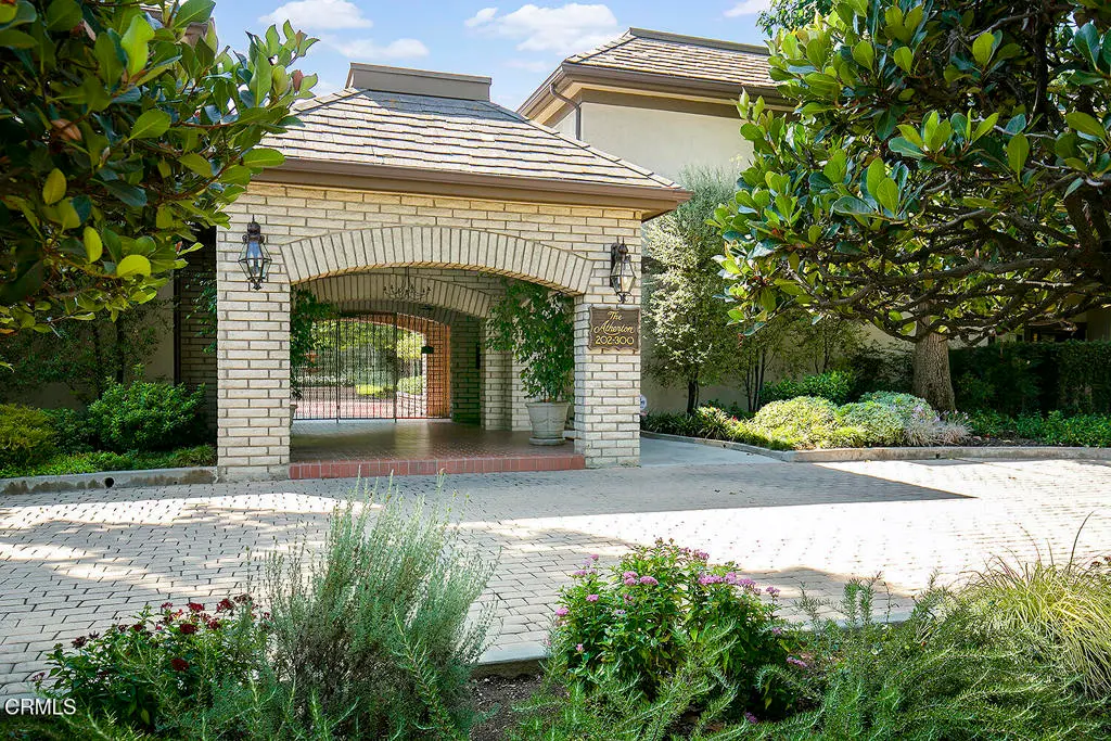 Condominium for sale at 288 Palmetto Drive, Pasadena, CA featuring 2 beds and 2 baths