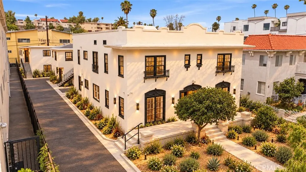 Apartment for sale at 525 N Kenmore Avenue, Los Angeles, CA