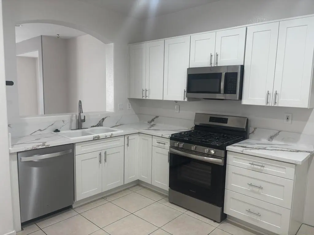 Townhouse for rent at 4498 Brisbane way 3, Oceanside, CA featuring 3 beds and 3 baths