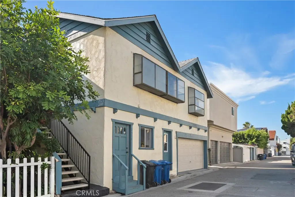 Duplex for rent at 2513 Ozone Court, Hermosa Beach, CA featuring 2 beds and 1 bath