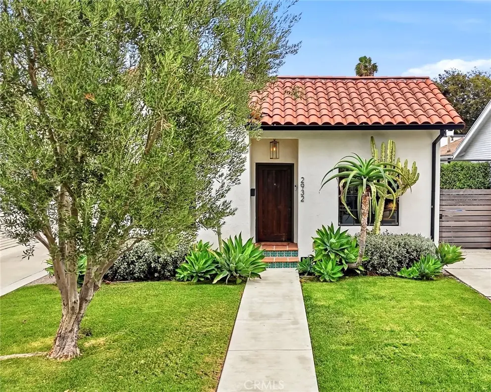 Single Family Residence for sale at 2932 Edgehill, Los Angeles, CA featuring 4 beds and 3 baths