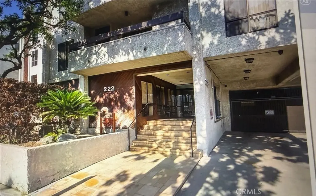 Condominium for sale at 222 N Rose 210, Burbank, CA featuring 2 beds and 2 baths
