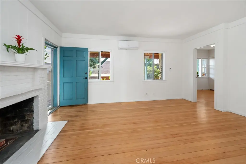 Duplex for rent at 2511 Ozone Court, Hermosa Beach, CA featuring 1 bed and 1 bath