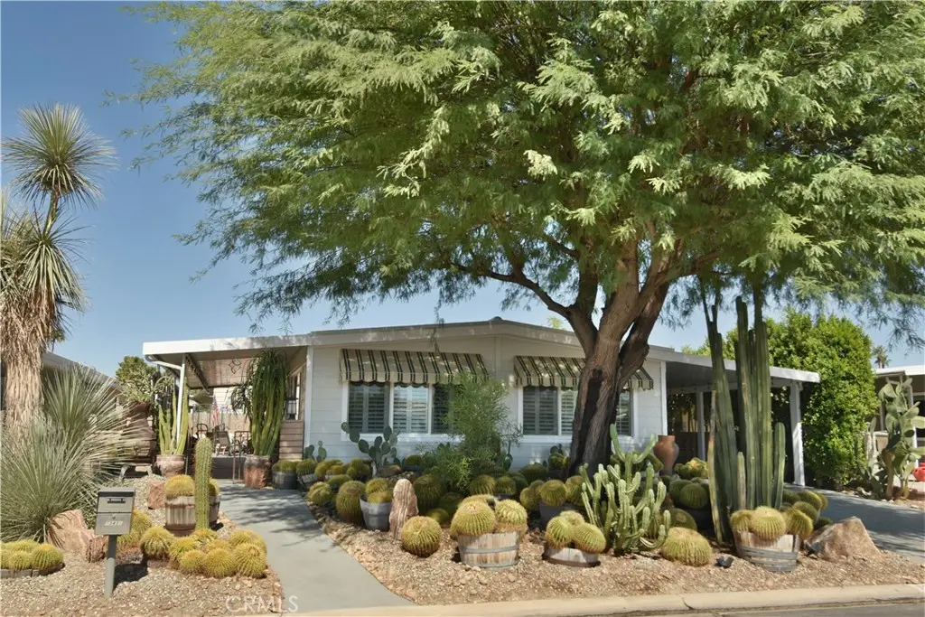 Residential Lease for rent at 73418 Palm Greens Pkwy, Palm Desert, Riverside County, CA featuring 2 beds and 2 baths
