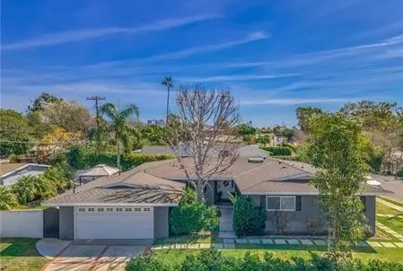 Single Family Residence for rent at 2112 Dover Drive, Newport Beach, CA featuring 5 beds and 3 baths