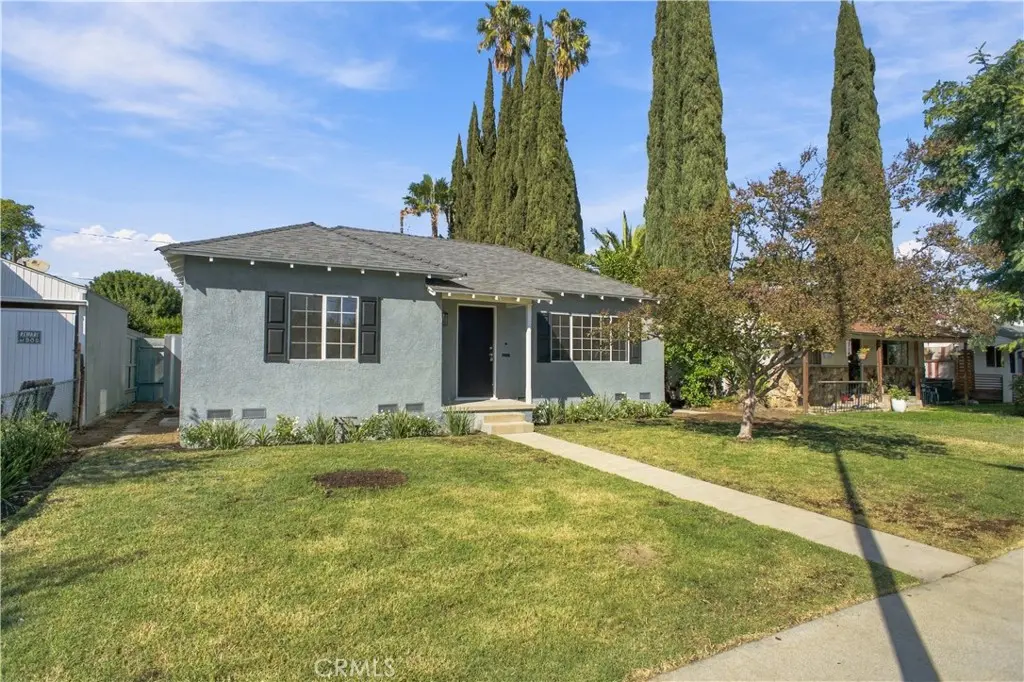 Single Family Residence for sale at 2211 W Verdugo, Burbank, CA featuring 2 beds and 1 bath