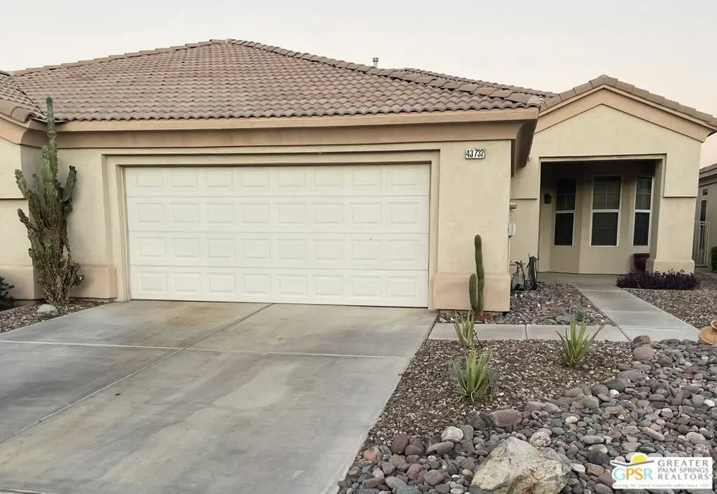 Single Family Residence for rent at 43732 Royal Saint George Drive, Indio, CA featuring 2 beds and 2 baths