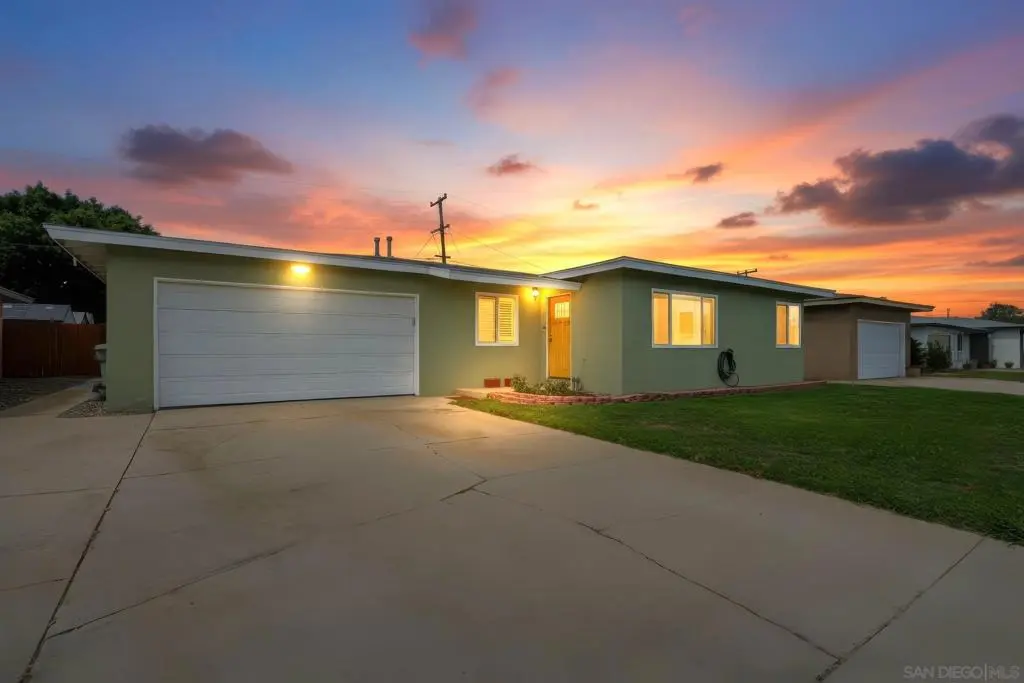 Residential Lease for rent at 1166 16th, San Diego, San Diego County, CA featuring 3 beds and 2 baths