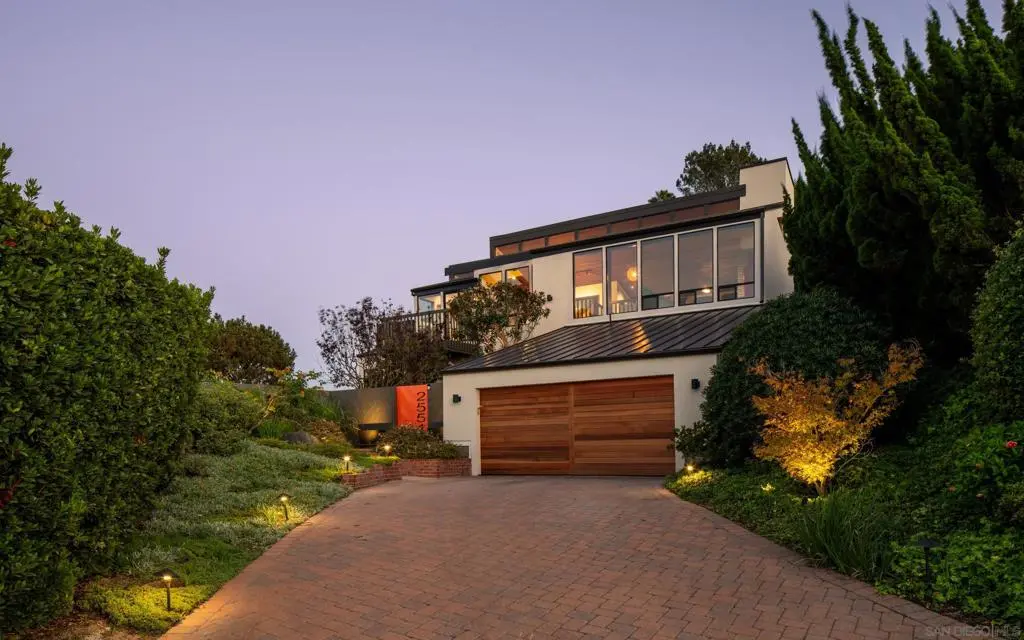 Single Family Residence for sale at 2551 Via Viesta, La Jolla, San Diego County, CA featuring 3 beds and 3 baths