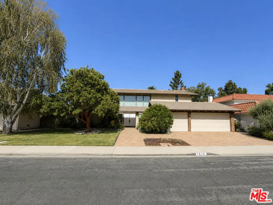 Residential Lease for rent at 1615 Wellington Place, Westlake Village, Ventura County, CA featuring 5 beds and 3 baths