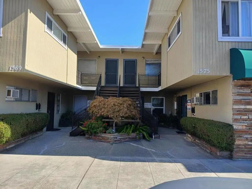 Residential Lease for rent at 1575 Laurel Street C, San Carlos, San Mateo County, CA and 1 bath