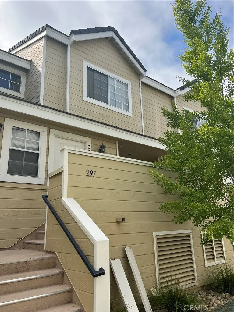 Townhouse for rent at 2800 Plaza Del Amo 297, Torrance, CA featuring 2 beds and 3 baths