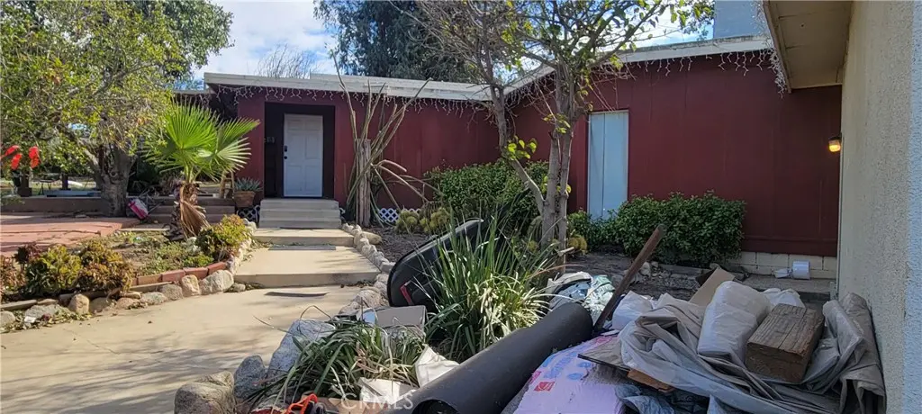 Single Family Residence for sale at 10238 56th, Jurupa Valley, CA featuring 2 beds and 1 bath