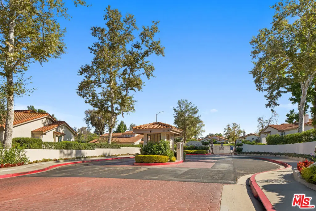Residential Lease for rent at 308 Pebble Beach Drive, Newbury Park, Ventura County, CA featuring 3 beds and 3 baths