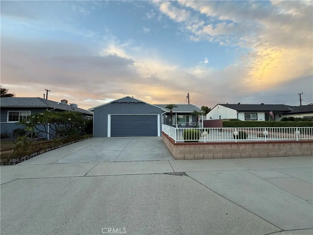 Single Family Residence for rent at 15809 Garydale, Whittier, CA featuring 3 beds and 2 baths